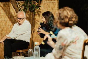 In un’atmosfera intima e coinvolgente, la Professoressa Pontorno dialoga con il Direttore di Rai Quirinale Andrea Covotta e Anniria, artefice appassionata dell’evento